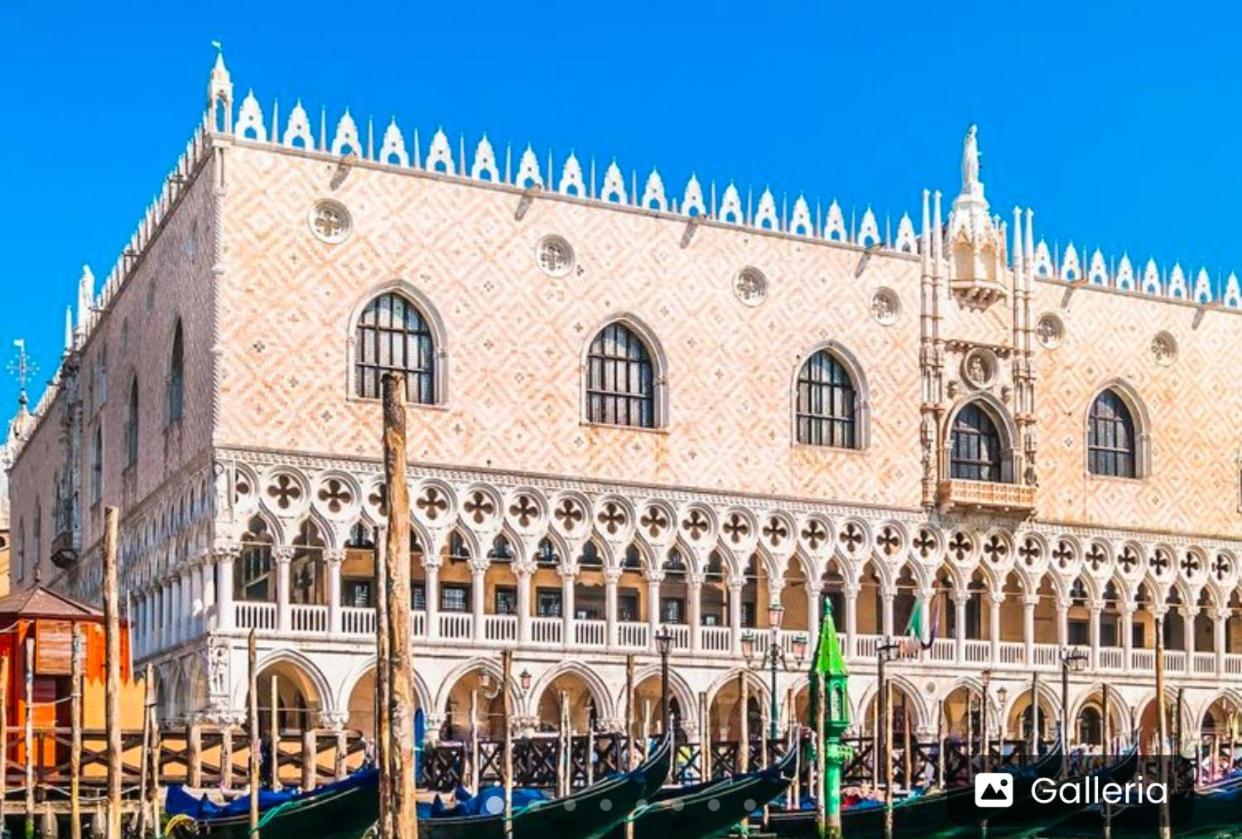 Venice Palace Luxury Suites Bagian luar foto
